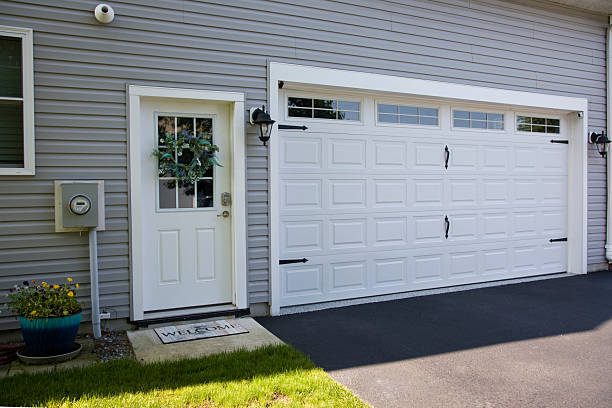 24/7 Emergency Garage Door Panel Replacement experts in Schleicher County County, TX